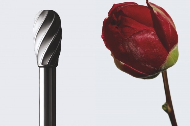 全新CHANEL一號紅山茶花眼部精華  以年輕眼眸展望CHANEL 融匯美容哲學