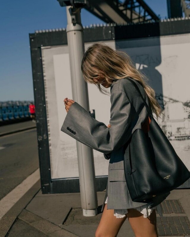 大人ブラックカラー♡【LouisVuitton】Cabas Low Key MM louis-vuitton-low-key-cabas-mm