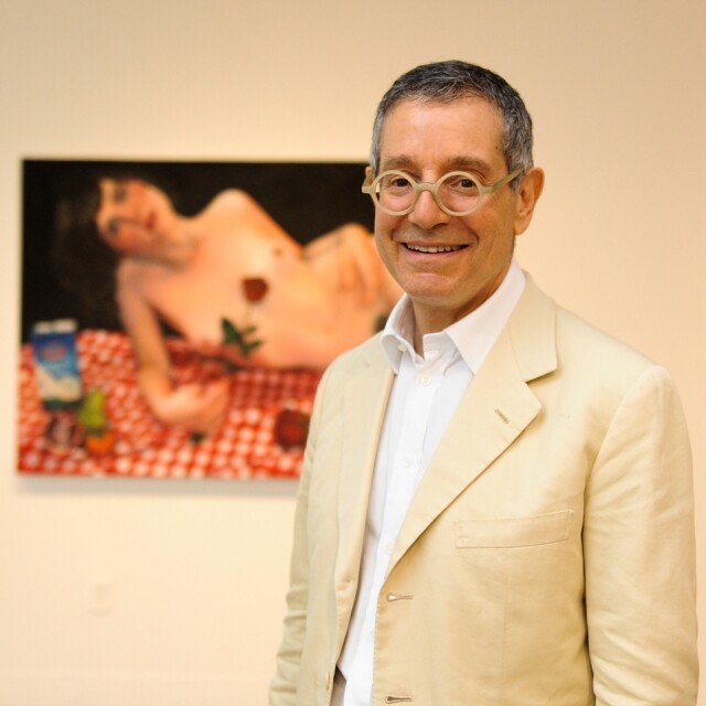 Jeffrey Deitch 是著名畫廊家及收藏家，並參與策展及寫作工作，當年他在經濟上無限支持 Jeff Koons 創作，令他一度面臨破產，兩人友情非淺。他於 1996 年成立 Deitch Projects，透過展覽、各項私人及公共藝術活動來促進文化交流。