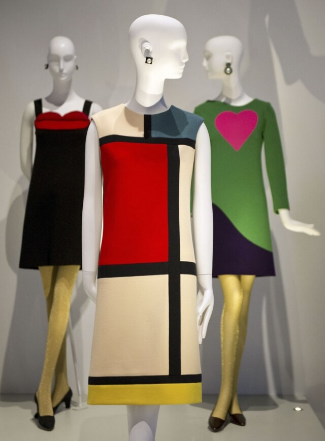 Yves Saint Laurent 於 1965 年推出的 The Mondrian Collection 設計系列 Yves Saint Laurent 於 1965 年推出的 The Mondrian Collection 設計系列