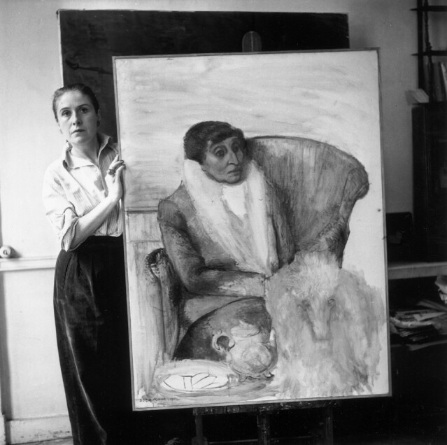 大師背後總有位靈感繆思，Picasso 情人與其作品產量一樣多，而他對其中一位情婦 Dora Marr 卻分外迷戀。Dora Marr 是位攝影師，亦是超現實藝術運動的活躍分子，曾經為著名超現實藝術大師 Man Ray的模特兒。她在為導演 Jean Renoir 的電影拍攝照片時認識畢加索，畢加索即被其美貌和強烈個性深深吸引，她與畢加索當時的情人 Marie-Thérèse Walter 簡直是相反對照，兩人一起後 Dora Marr 為畢卡索提供了豐富靈感，造就了他一幅又一幅的驚世肖像畫。