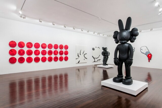 Installation view of 《KAWS: WHERE THE END STARTS》 in Yuz Museum，2017
