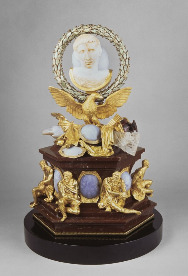 Auguste Carpegna, Cameo of Augustus, 1785 (mount by Luigi Valadier) Chalcedony, rock crystal, agate, marble, gold, copper, alloy, enamel 60 x 40 cm