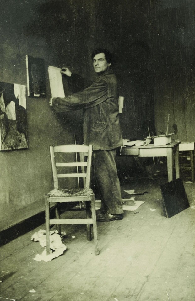 Modigliani in his studio