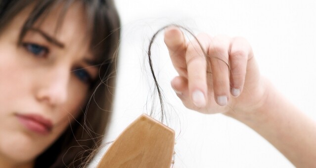 經常甩頭髮？防脫髮從日常生活做起，教你 6 個改善脫髮方法