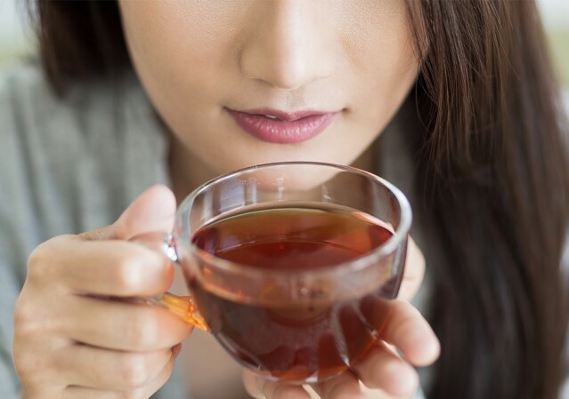 下巴生暗瘡多是內分泌系統問題，可飲用枸杞、桂圓茶