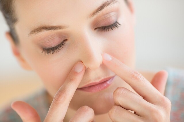 鼻頭生暗瘡：消化系統問題