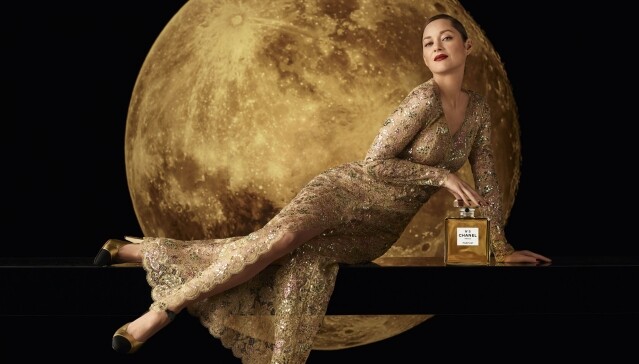 Marion Cotillard 承傳法國女人的優雅浪漫,Chanel N°5 不止是香水更是藝術品! Marion Cotillard 承傳法國女人的優雅浪漫,Chanel N°5 不止是香水更是藝術品!