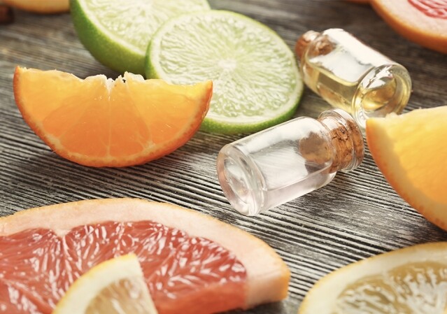 香水成分偏重於橘子和果香等前調如檸檬、西柚、梨子等，香氣會更快消失。