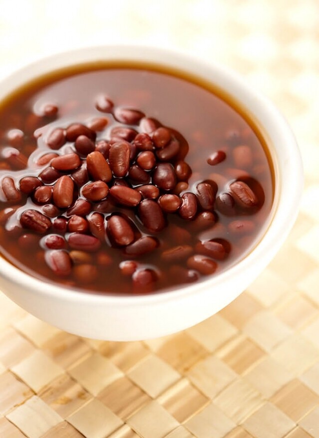紅豆水主要透過鉀排走身體多餘水分，要連紅豆也吃掉，才可吸收足夠的鉀，達到去水腫的功效。