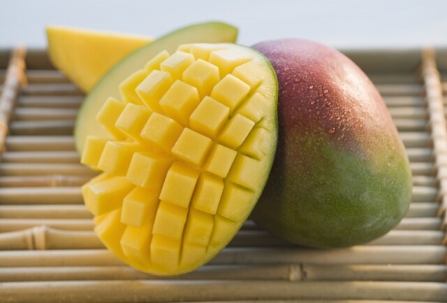 芒果含有致敏性蛋白、果膠、醛酸，容易引發皮膚敏感。