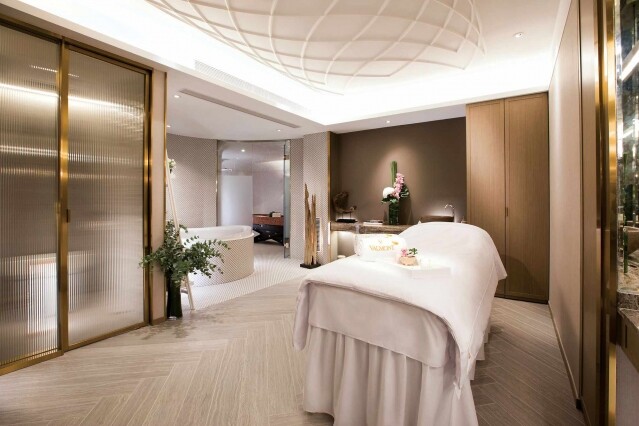 THE SPA BY VALMONT Perfect Light Day Spa THE SPA BY VALMONT Perfect Light Day Spa