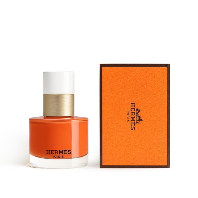 Hermès 指甲油當中最矚目的顏色，非 #33 Orange Boîte 橙色莫屬