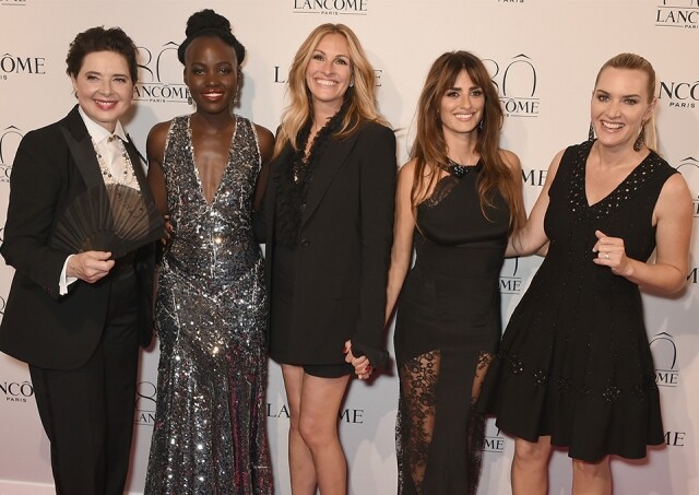 Lancôme 不同時前期的代言人：左起 Isabella Rossellini 、 Lupita Nyong'o 、 Julia Roberts 、 Penelope Cruz 、 Kate Winslet 。