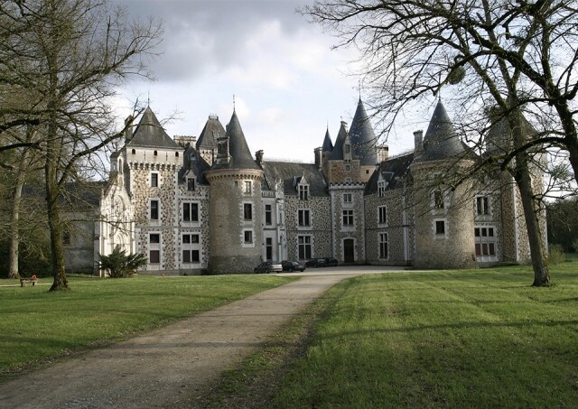 位於法國中部的莊園 Château de Lancosme 是 Lancôme 名字的由來。