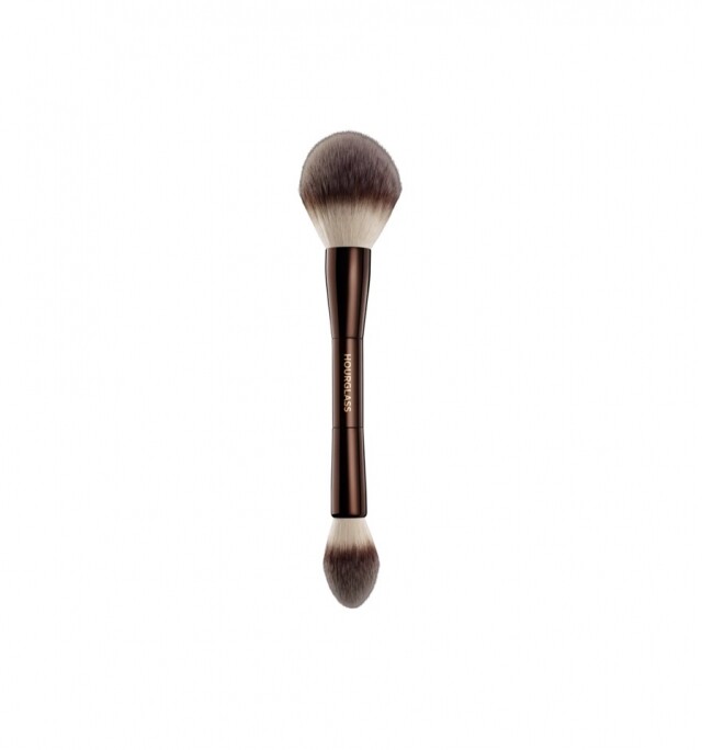 Hourglass Veil Powder Brush 碎粉掃 價錢:$595 Hourglass Veil Powder Brush 碎粉掃 價錢:$595