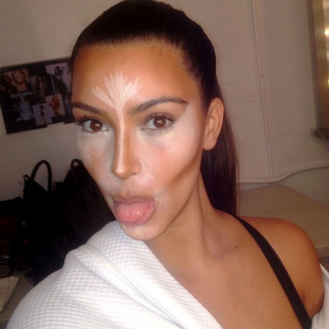 Kim Kardashian Baking makeup 「烘焙定妝法」