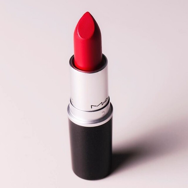 M.A.C 全球最受歡迎唇色必數 #Ruby Woo M.A.C 全球最受歡迎唇色必數 #Ruby Woo