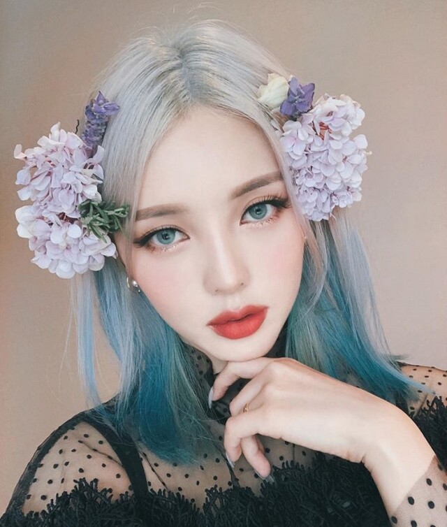 韓國美妝教主 PONY 不時自創創新妝容 韓國美妝教主 PONY 不時自創創新妝容