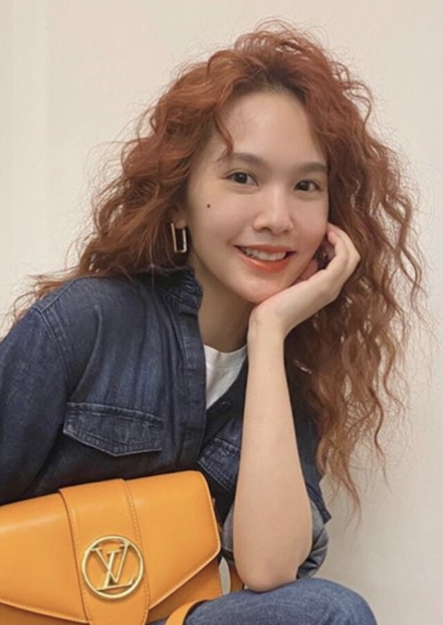 楊丞琳中分長鬈髮多了一份成熟女人味 楊丞琳中分長鬈髮多了一份成熟女人味