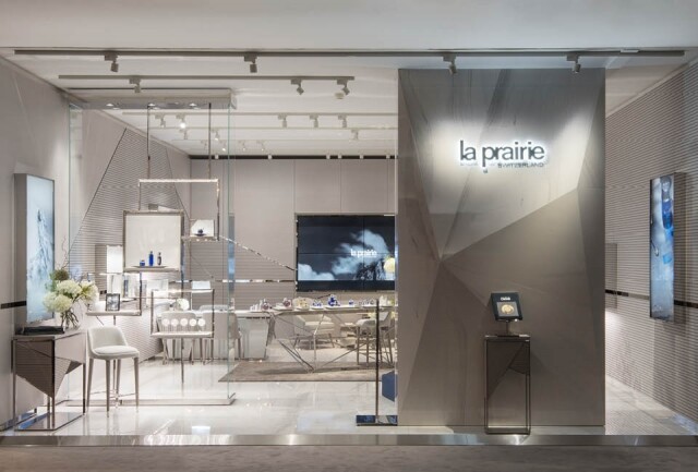 La Prairie　在 Art Basel 會場設立的 VIP Pavilion ，為 VIP 賓客提供簡單護理服務。