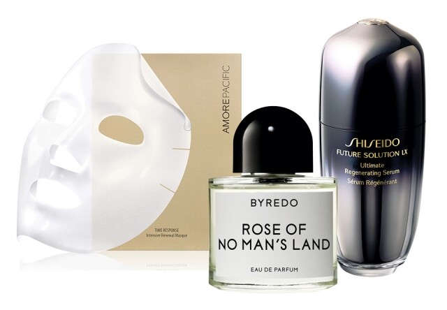 Amorepacific Moisture Bond Vitalizing Masque 高度保濕,尤其能為Veronica曬傷的皮膚提供深層滋潤及修護。 BYREDO Rose of No Man's Land Eau de Parfum 天然純淨的玫瑰氣息很討好 SHISEIDO Future Solution LX Regenerating Serum 質感清爽,有效改善皺紋、暗啞及毛孔粗大等問題 Amorepacific Moisture Bond Vitalizing Masque 高度保濕,尤其能為Veronica曬傷的皮膚提供深層滋潤及修護。 BYREDO Rose of No Man's Land Eau de Parfum 天然純淨的玫瑰氣息很討好 SHISEIDO Future Solution LX Regenerating Serum 質感清爽,有效改善皺紋、暗啞及毛孔粗大等問題