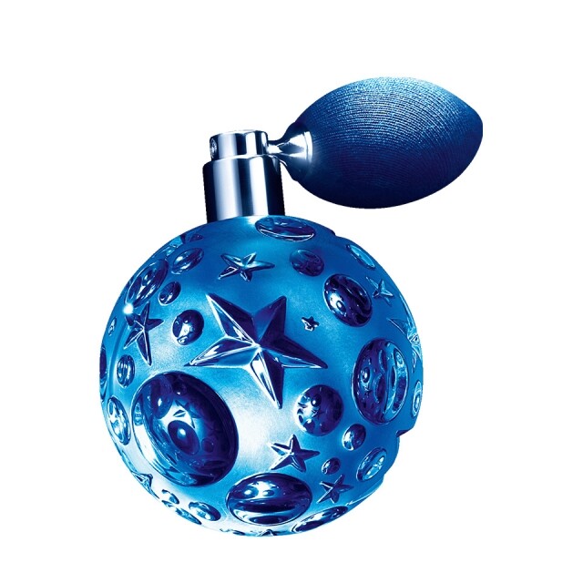 深藍色的球體香水瓶，瓶身依然保留了最經典的星星圖案，再配上噴霧器