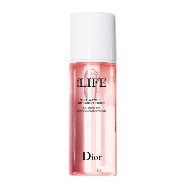 Dior 卸妝淨膚水 $355/200ml 蘊藏天然紫錐花萃取的抗氧化力量和天然保濕成分，可輕易地卸妝同時散發淡淡香氣。