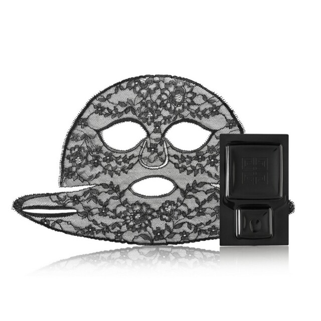 Givenchy Le Soin Noir Masque Dentelle 黑鑽奢華極緻蕾絲面膜 $2,500 / 4 片 Givenchy Le Soin Noir Masque Dentelle 黑鑽奢華極緻蕾絲面膜 $2,500 / 4 片