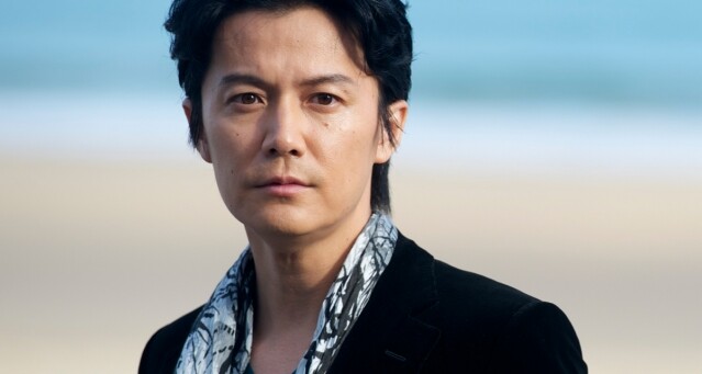 日本男神福山雅治愛看色情網站、愛講有味笑話，太太吹石一惠照單全收