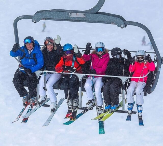 比利時皇室一家經常在冬季假期滑雪，所以孩子們自小就受到薰陶。