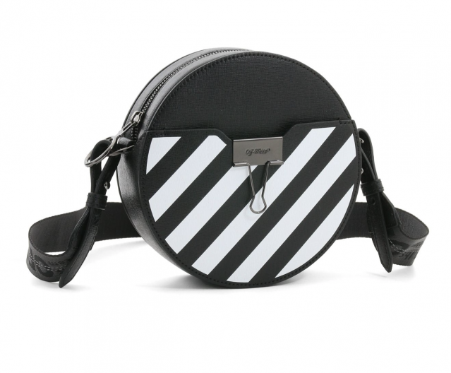 Off White 黑白間手袋 $6,500 (半價後 $3,250) Off White 黑白間手袋 $6,500 (半價後 $3,250)