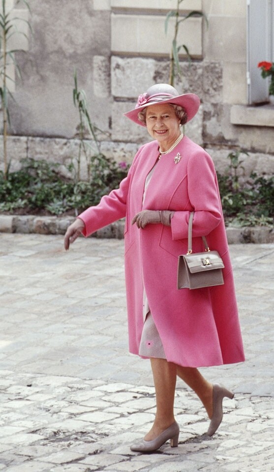 伊麗莎白女皇在年輕時曾在法國和比利時接受過法語的教育。