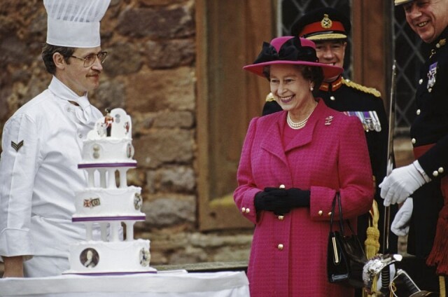 雖然伊麗莎白女皇出生於 1926 年 4 月 21 日，但她有兩個公認的生日。