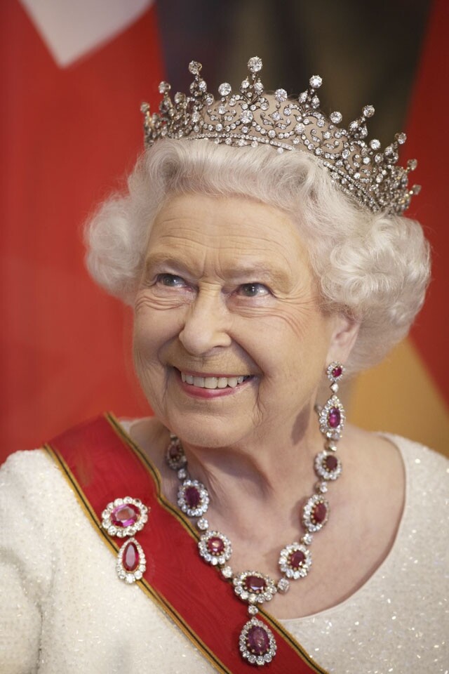 英國女王伊麗莎白二世成為英國最長統治的君主