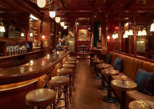 Ralph Lauren 開設的最時尚紐約餐廳 The Polo Bar