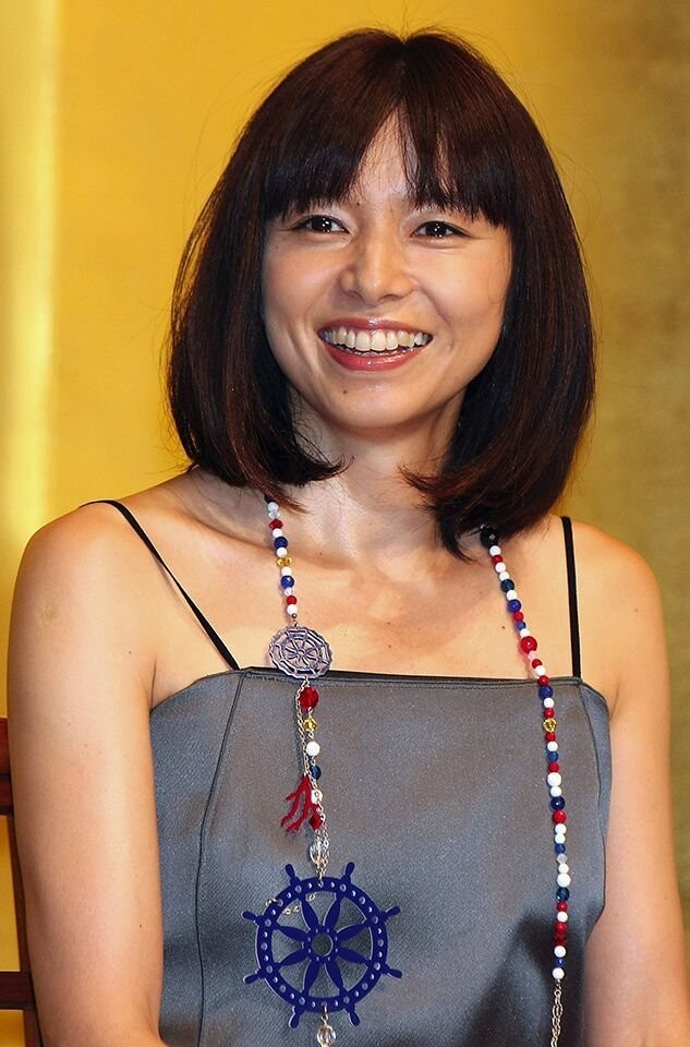 結婚 25 年的山口智子與唐澤壽明，經常登上日本人最喜愛夫婦排行榜。