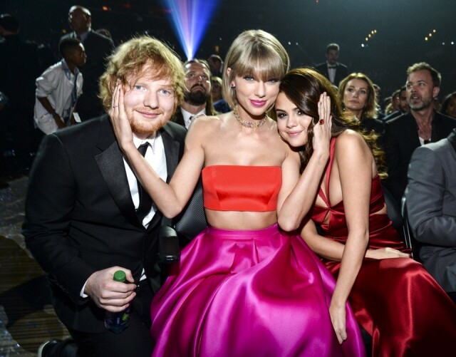 Taylor Swift 和 Ed Sheeran 關係匪淺。 Taylor Swift 和 Ed Sheeran 關係匪淺。