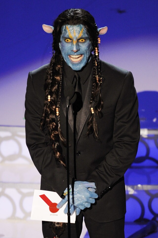 反串阿凡達 2010 年阿凡達的熱潮一時無兩，而 Ben Stiller 更反串成阿凡達裝扮，擔任頒獎嘉賓予最佳化妝髮型獎項。