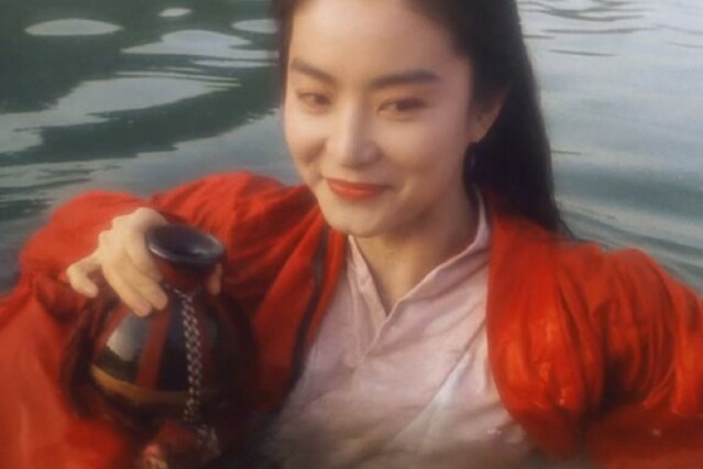 林青霞在電影中雌雄同體的形象實在令人驚豔，既豪邁英氣，又柔情似水。