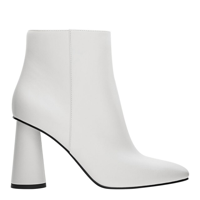 Charles & Keith 白色短靴 Charles & Keith 白色短靴