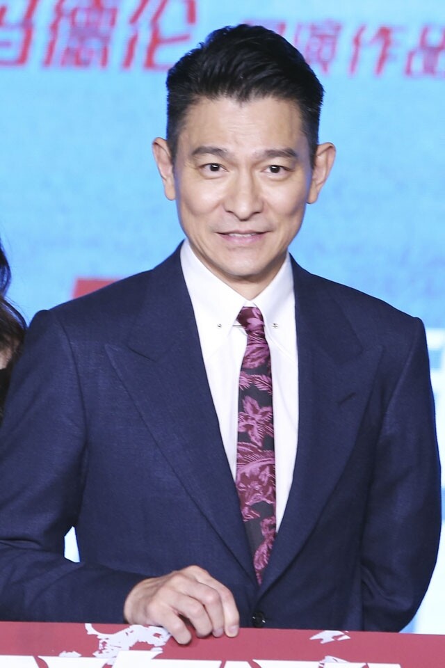 打工仔變打工皇帝!明星出道前也是平凡「打工仔」 打工仔變打工皇帝!明星出道前也是平凡「打工仔」