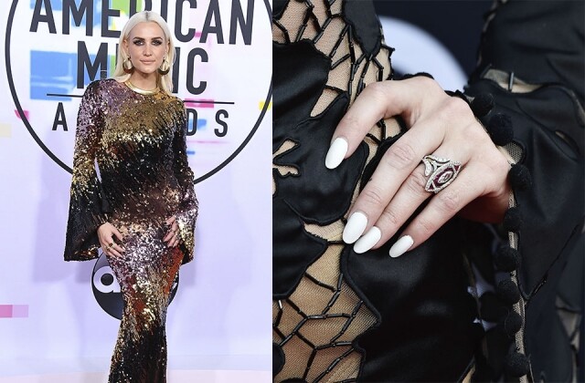 Ashlee Simpson 與 Evan Ross 於 2014 年結婚。當時 Evan 贈予 Ashlee 的訂婚戒為 Tiffany＆Co. 的一枚戒指