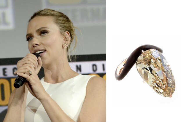 Scarlett Johansson 5 月與交往兩年的男友 Colin Jost 甜蜜定婚,未婚夫能成功俘虜性感女神的心度身訂造的 11 卡啡鑽婚戒 Scarlett Johansson 5 月與交往兩年的男友 Colin Jost 甜蜜定婚,未婚夫能成功俘虜性感女神的心度身訂造的 11 卡啡鑽婚戒