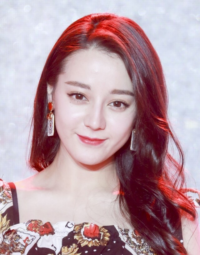 女明星迪麗熱巴 女明星迪麗熱巴