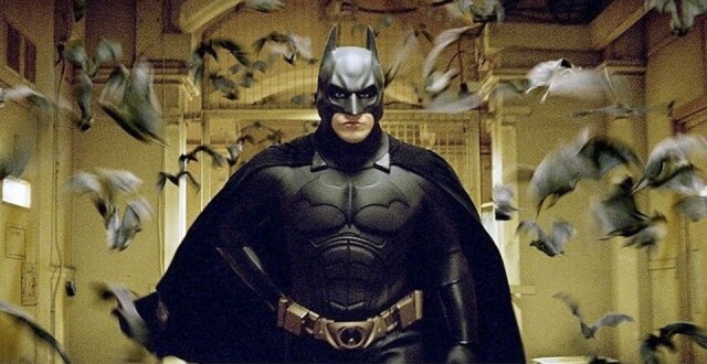 在拍攝完《迷魂殺陣》後，基斯頓比爾接拍了《蝙蝠俠：俠影之謎》