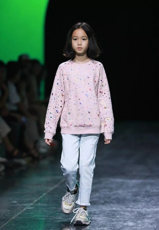 星二代都是潛力股!鍾麗緹張倫碩小女兒 Cayla 行騷無難度 星二代都是潛力股!鍾麗緹張倫碩小女兒 Cayla 行騷無難度