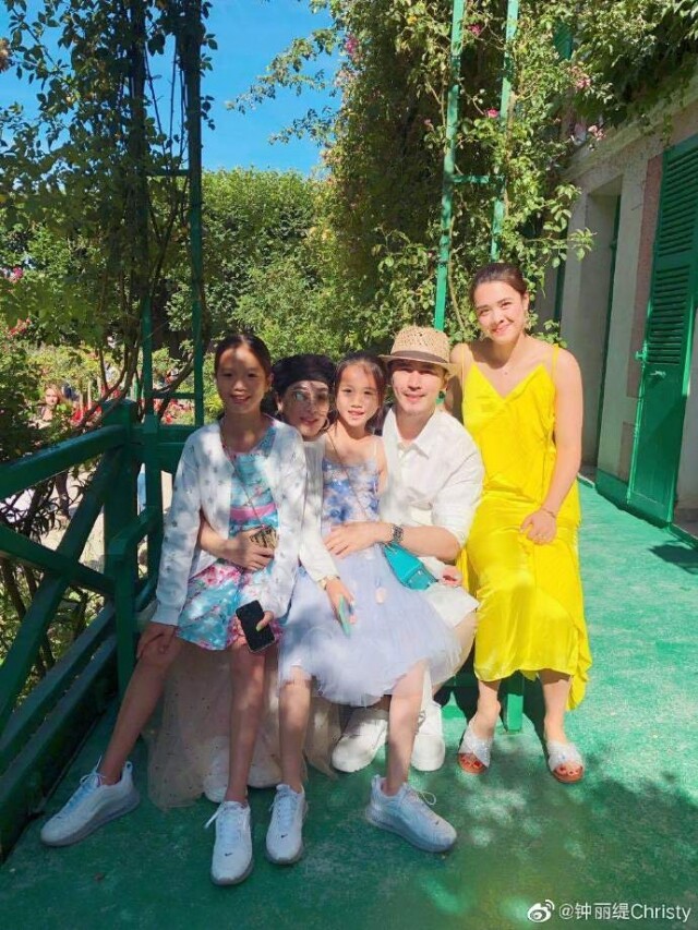 星二代都是潛力股!鍾麗緹張倫碩小女兒 Cayla 行騷無難度 星二代都是潛力股!鍾麗緹張倫碩小女兒 Cayla 行騷無難度