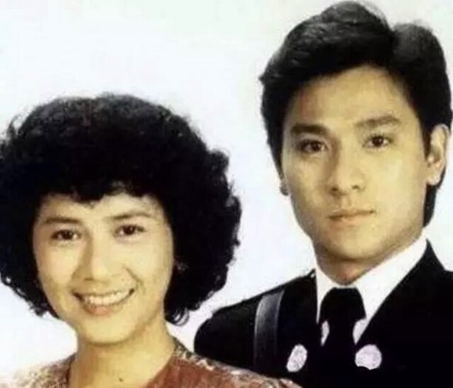 40 年孤身走我路,每天倒立保青春,葉德嫻:「其實我活得很精彩!」 40 年孤身走我路,每天倒立保青春,葉德嫻:「其實我活得很精彩!」