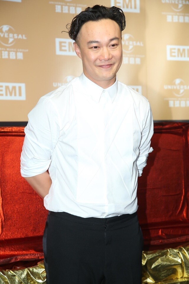 陳奕迅即將舉行跨年演唱會 2019,從來不以自己擁有一把「中國好聲音」而驕傲。 陳奕迅即將舉行跨年演唱會 2019,從來不以自己擁有一把「中國好聲音」而驕傲。